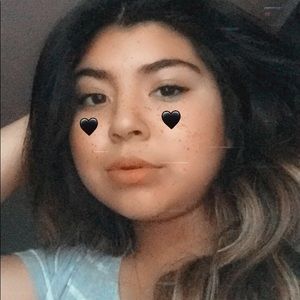 Meet your Posher, Damaris